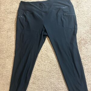 Eddie Bauer Women’s Black Leggings Crop 2X Outdoor Hiking Activewear Pockets